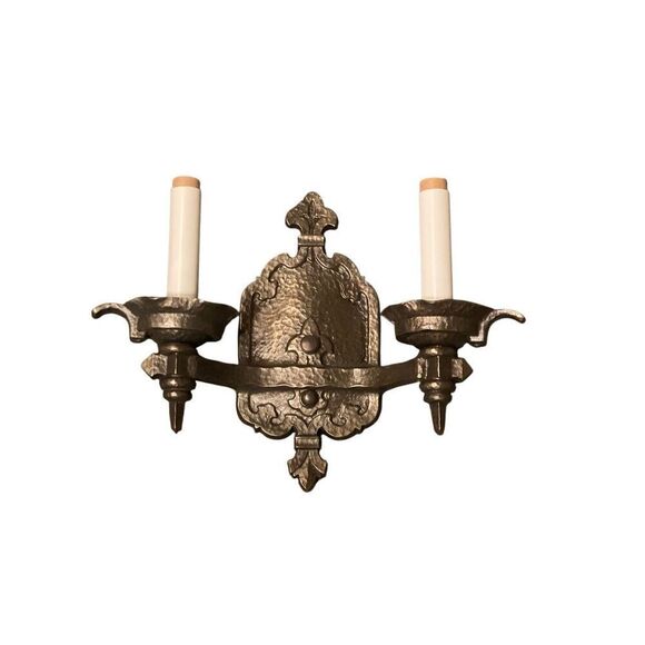 A Pair of Vintage Gothic Iron Wall Sconce Two Candle Lights Fleur de lis - Picture 4 of 8